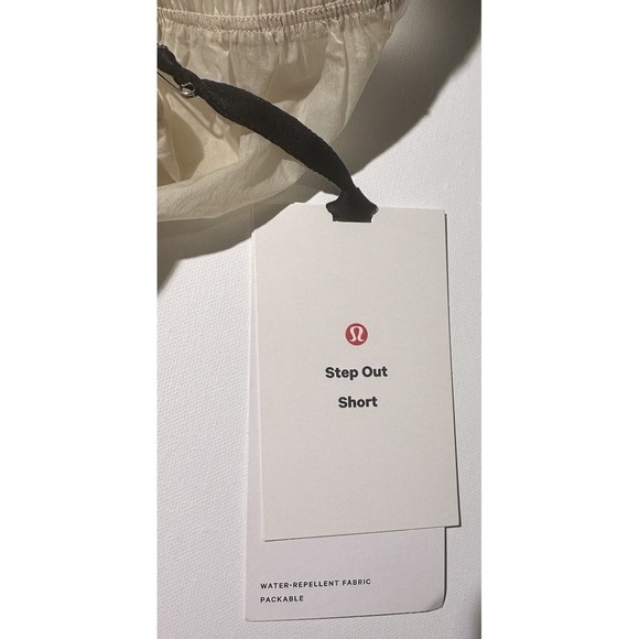 Lululemon Step Out Short Water Repellent Packable 3" Size 4 White Opal - Picture 4 of 8
